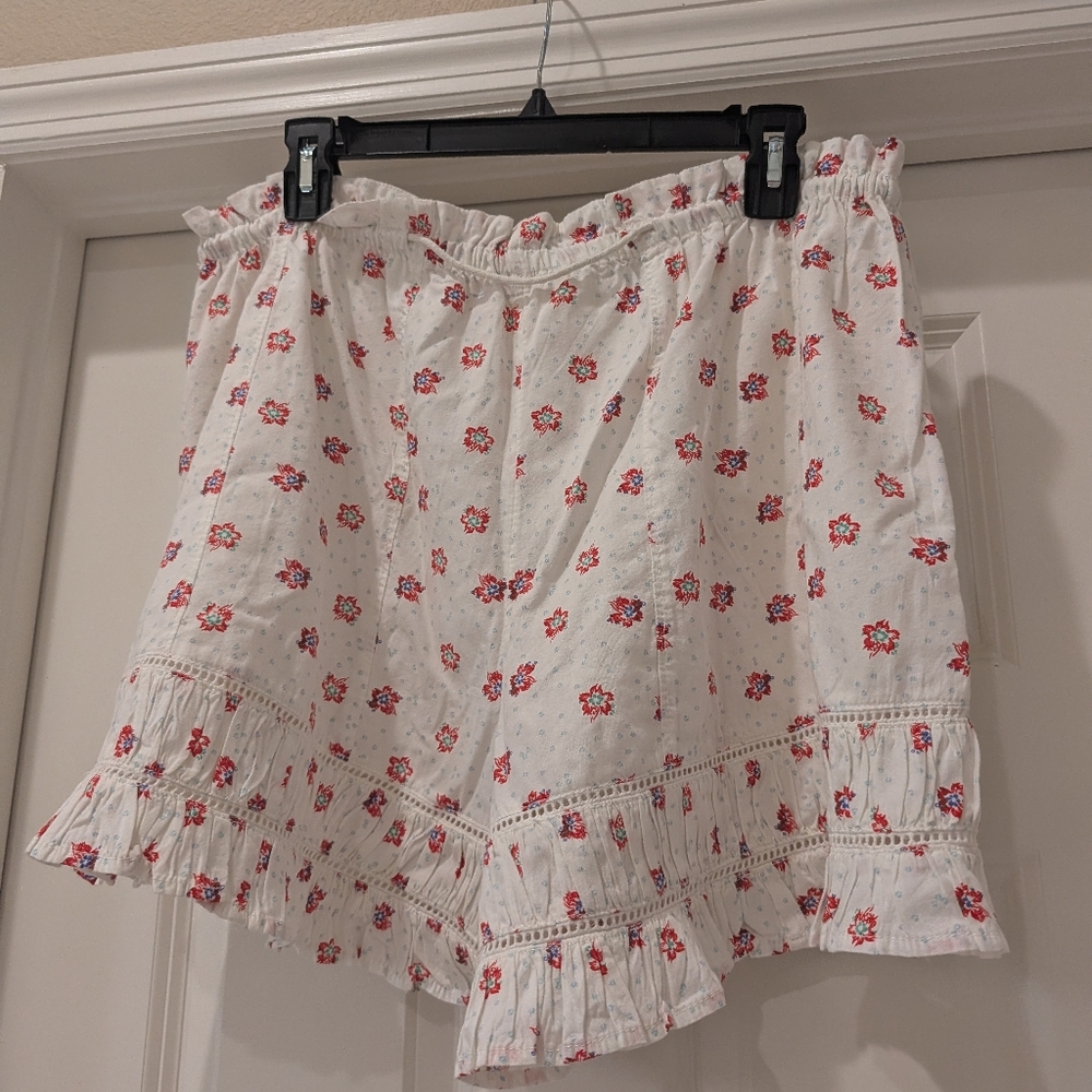 Free People Floral Ruffle Shorts Size Large - Picture 2 of 6